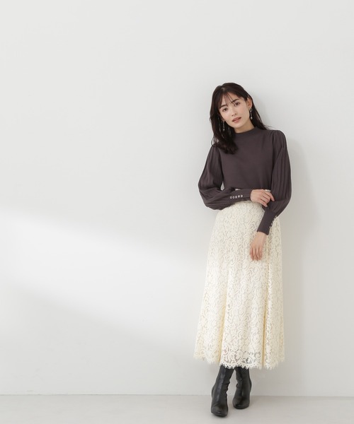 NATURAL BEAUTY BASIC（ナチュラルビューティーベーシック）の「◇プリーツスリーブハイネックニット（ニット/セーター・レディース・グレイッシュベージュ/オフホワイト/ブルー/チャコールグレー・FREE）」の15枚目の写真