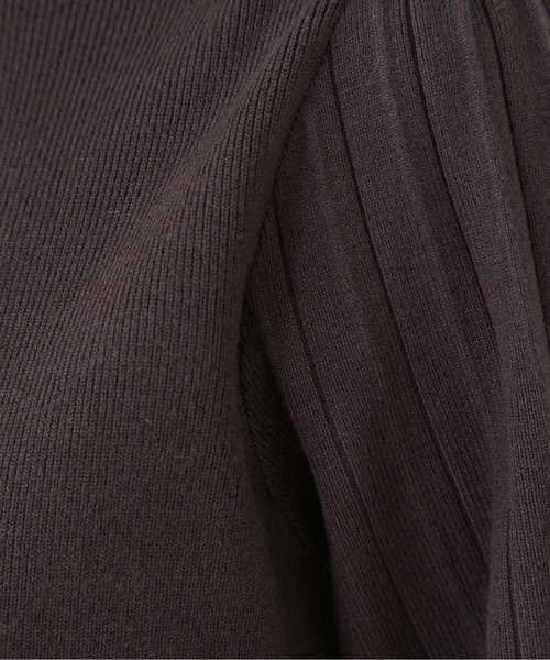 NATURAL BEAUTY BASIC（ナチュラルビューティーベーシック）の「◇プリーツスリーブハイネックニット（ニット/セーター・レディース・グレイッシュベージュ/オフホワイト/ブルー/チャコールグレー・FREE）」の18枚目の写真