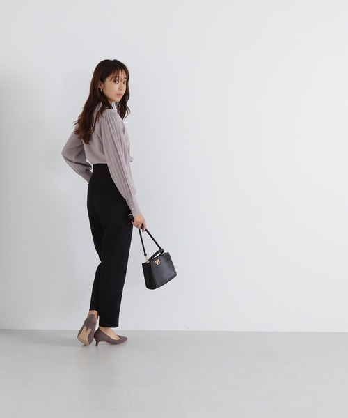 NATURAL BEAUTY BASIC（ナチュラルビューティーベーシック）の「◇プリーツスリーブハイネックニット（ニット/セーター・レディース・グレイッシュベージュ/オフホワイト/ブルー/チャコールグレー・FREE）」の19枚目の写真