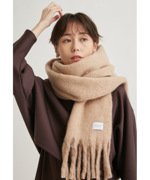 emmi（エミ）の「【emmi atelier】ブークレボリュームストール（マフラー・レディース・ブルー/ベージュ・FREE）」の4枚目の写真