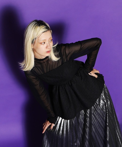 PUNYUS(プニュズ)の「カットアウトキャミソールチュニック(チュニック・レディース・ブラック/ホワイト・2/1/4/3)」の4枚目の写真