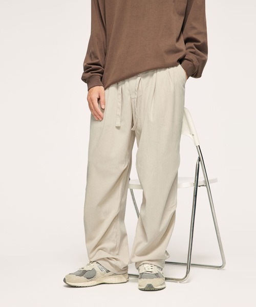 CORPUS TOKYO（コーパス トーキョー）の「ワイドパラトルーパーコーデュロイパンツ（その他パンツ・メンズ・スモークピンク/オフホワイト/ダークグリーン・1/2/3/4）」の2枚目の写真