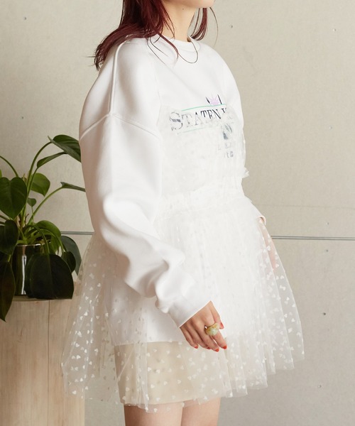 w closet(ダブルクローゼット)の「チュールオーバーキャミソール(チュニック・レディース・キナリ/オフホワイト/ブラック系/ブラック・FREE)」の22枚目の写真