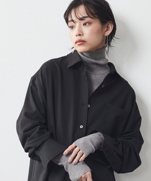 CHIC STYLE(シックスタイル)の「<大きいサイズ>T/Rシャツチュニック シックスタイル(シャツ/ブラウス・レディース・ベージュ/ブラック・L/4L/3L/LL/5L)」の2枚目の写真