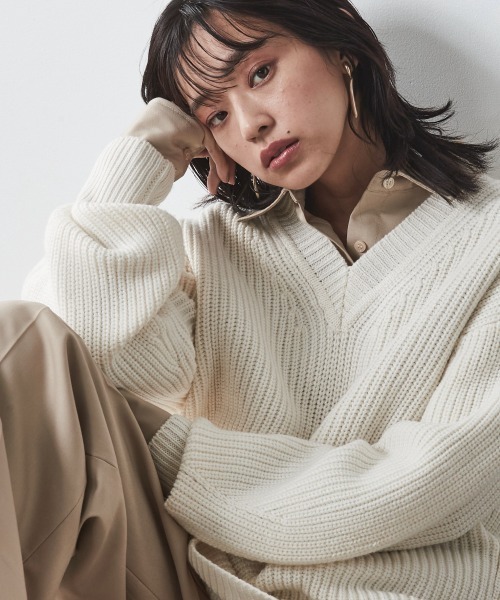 CHIC STYLE(シックスタイル)の「<大きいサイズ>T/Rシャツチュニック シックスタイル(シャツ/ブラウス・レディース・ベージュ/ブラック・L/4L/3L/LL/5L)」の6枚目の写真