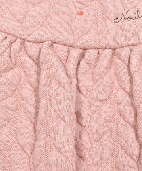 Noeil aime BeBe(ノイユエイムベベ)の「ケーブルジャガード肩フリルAライントレーナー(80~130cm)(スウェット・キッズ・グリーン/ピンク・130cm/90cm/100cm/110cm/120cm/80cm)」の14枚目の写真