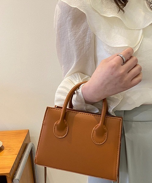 NANEA（ナネア）の「２WAYショルダーバッグ　ハンドバッグ（ショルダーバッグ・レディース・ブルー/ブラウン/グリーン/ブラック/ホワイト・フリー）」の4枚目の写真