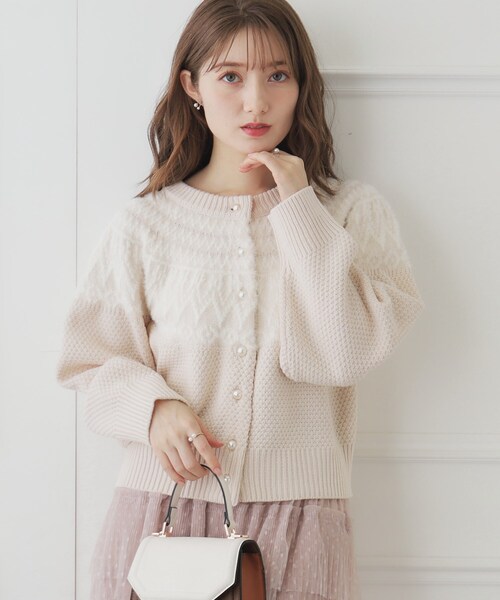 couture brooch（クチュールブローチ）の「◆【前後2WAY可能】フェザーカーディガン（カーディガン/ボレロ・レディース・ライトグレー/アイボリー/ベビーピンク・38/42）」の2枚目の写真