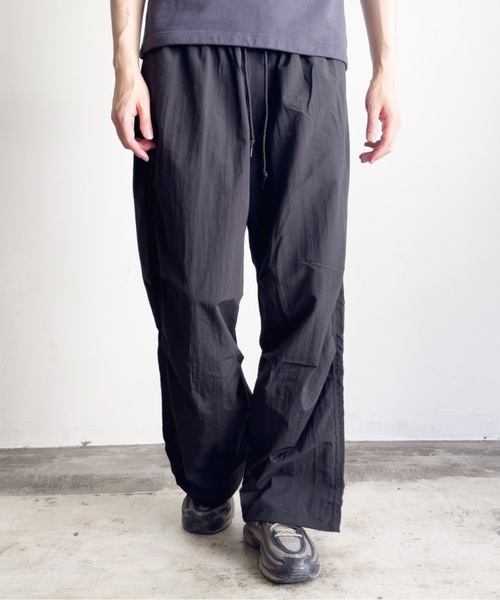 COMMON WARE(コモンウェアー)の「COMMONWARE:ナイロンワッシャーパラシュートパンツ(カーゴパンツ・レディース・オフホワイト/カーキ/ブラック・XL/L/M)」の10枚目の写真