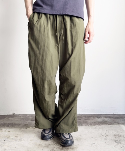 COMMON WARE(コモンウェアー)の「COMMONWARE:ナイロンワッシャーパラシュートパンツ(カーゴパンツ・レディース・オフホワイト/カーキ/ブラック・XL/L/M)」の12枚目の写真