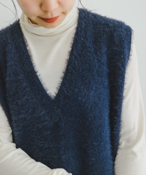 ITEMS URBANRESEARCH（アイテムズ アーバンリサーチ）の「リブタートルネックカットソー（Tシャツ/カットソー・レディース・グリーン/オフホワイト/グレー系その他/ブラック・FREE）」の2枚目の写真