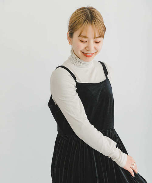 ITEMS URBANRESEARCH（アイテムズ アーバンリサーチ）の「リブタートルネックカットソー（Tシャツ/カットソー・レディース・グリーン/オフホワイト/グレー系その他/ブラック・FREE）」の12枚目の写真