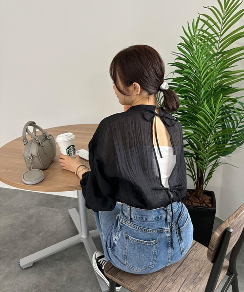 ISOOK（アイスー）の「【ISOOK / アイスー】ワッシャー2WAYリボンルーズブラウス  / シワ加工 ボリュームスリーブ パフスリーブ シアー スタンドカラー ZOZOTOWN限定（シャツ/ブラウス・レディース・ダークグリーン/オレンジ/ブラック・FREE）」の14枚目の写真