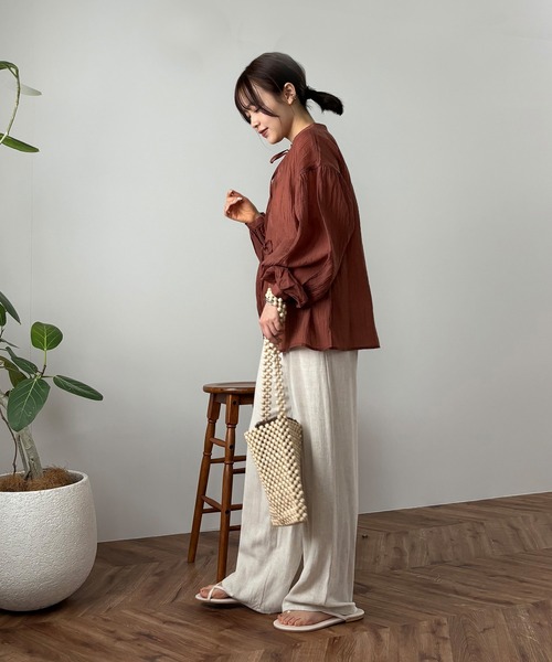 ISOOK（アイスー）の「【ISOOK / アイスー】ワッシャー2WAYリボンルーズブラウス  / シワ加工 ボリュームスリーブ パフスリーブ シアー スタンドカラー ZOZOTOWN限定（シャツ/ブラウス・レディース・ダークグリーン/オレンジ/ブラック・FREE）」の19枚目の写真