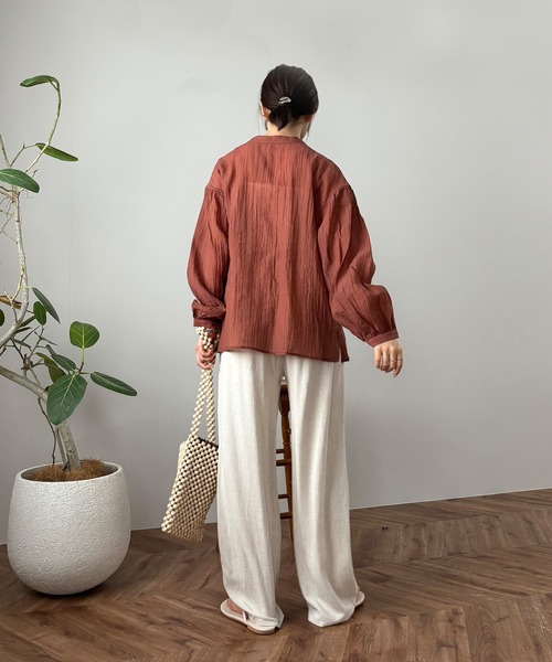 ISOOK（アイスー）の「【ISOOK / アイスー】ワッシャー2WAYリボンルーズブラウス  / シワ加工 ボリュームスリーブ パフスリーブ シアー スタンドカラー ZOZOTOWN限定（シャツ/ブラウス・レディース・ダークグリーン/オレンジ/ブラック・FREE）」の22枚目の写真
