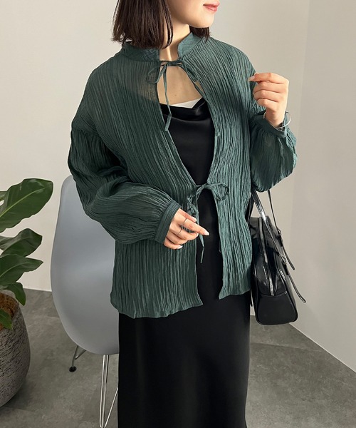 ISOOK（アイスー）の「【ISOOK / アイスー】ワッシャー2WAYリボンルーズブラウス  / シワ加工 ボリュームスリーブ パフスリーブ シアー スタンドカラー ZOZOTOWN限定（シャツ/ブラウス・レディース・ダークグリーン/オレンジ/ブラック・FREE）」の10枚目の写真