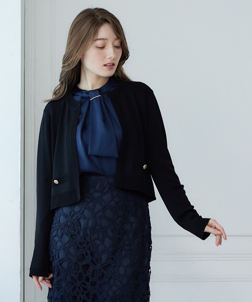 12Twelve Agenda(トゥエルブ アジェンダ)の「クルーネッククロップド丈長袖ニットカーディガン(カーディガン/ボレロ・レディース・ネイビー/ブラック/オフホワイト・M)」の3枚目の写真