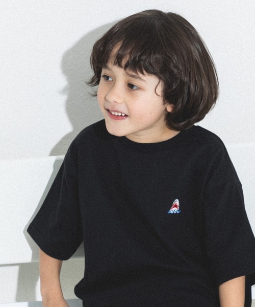 国内発送 SORBINO 刺繍 Uネック半袖Tシャツ ワンポイントオリジナル刺繍 半袖Tシャツ（Tシャツ/カットソー