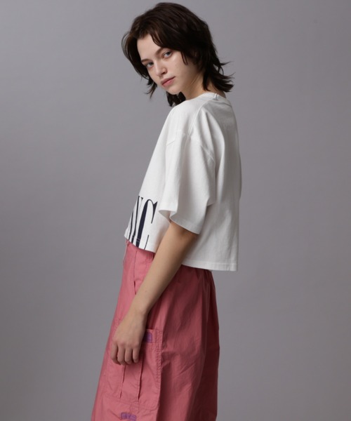 AVIREX（アヴィレックス）の「HEM LOGO PRINT T-SHIRT/ヘムロゴプリントTシャツ（Tシャツ/カットソー・レディース・ネイビー/ホワイト/ターコイズブルー・FREE）」の6枚目の写真