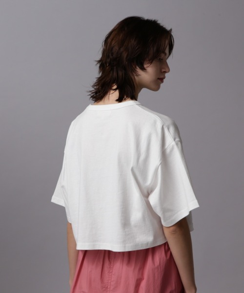 AVIREX（アヴィレックス）の「HEM LOGO PRINT T-SHIRT/ヘムロゴプリントTシャツ（Tシャツ/カットソー・レディース・ネイビー/ホワイト/ターコイズブルー・FREE）」の8枚目の写真