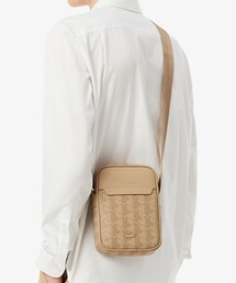 LACOSTE | ザ ブレンド モノグラムバーティカルショルダーバッグ(ショルダーバッグ)