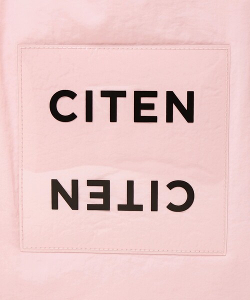 CITEN(シテン)の「<CITEN>パデッド クリア ロゴ トートバッグ(トートバッグ・レディース・ホワイト/オレンジ/グレー/ブラック/オリーブ/ワインレッド/シルバー/ライトグレー/ライトブルー/コバルトブルー/イエロー/レッド/ケリーグリーン/ライトピンク・FREE)」の15枚目の写真