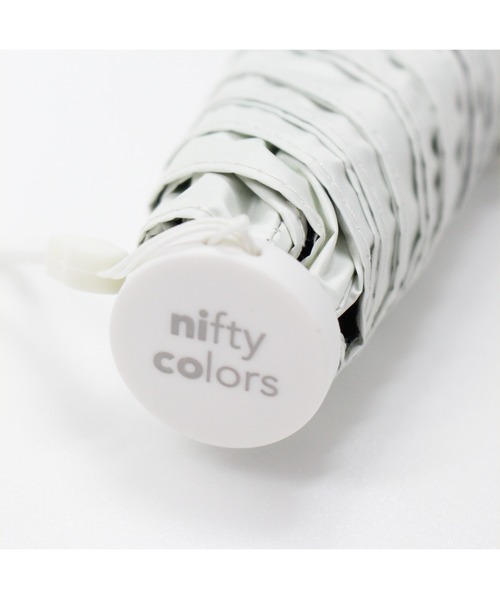 nifty colors(ニフティーカラーズ)の「【KATHARINE ROSS】nifty colors SORANI. 完全遮光 晴雨兼用 パステルカラーカーボン軽量ミニ 日傘(折りたたみ傘・レディース・ベージュ/ライトグリーン/ライトグレー/ブラック/アイボリー/ライトピンク・MEDIUM)」の9枚目の写真