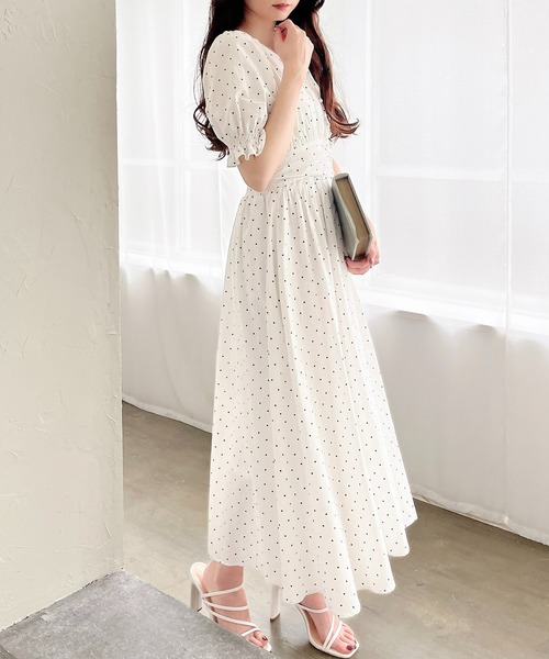 MIIA(ミーア)の「パフスリーブ半袖マキシワンピース(ワンピース・レディース・チェック/ドット/ホワイト系その他2/ブラック系その他/ブルー/ブラック/ブルー系その他/ブルー系その他2/ブラック系その他2/オフホワイト・FREE)」の10枚目の写真