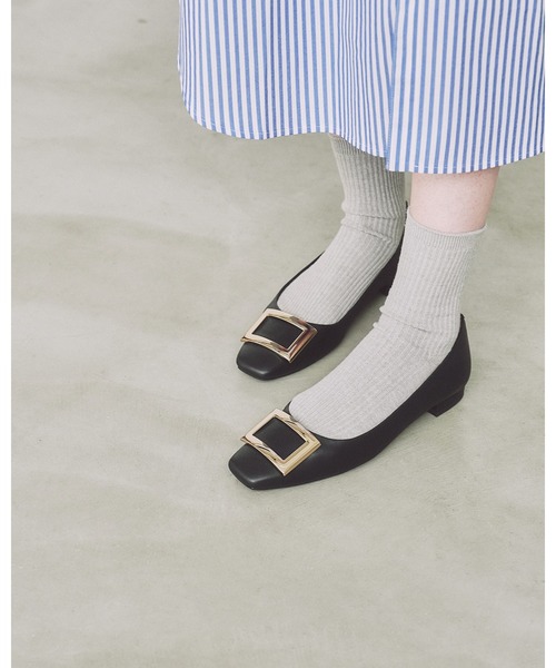 スクエアトゥ ゴールドプレート 2cmヒール パンプス（パンプス）｜Emma