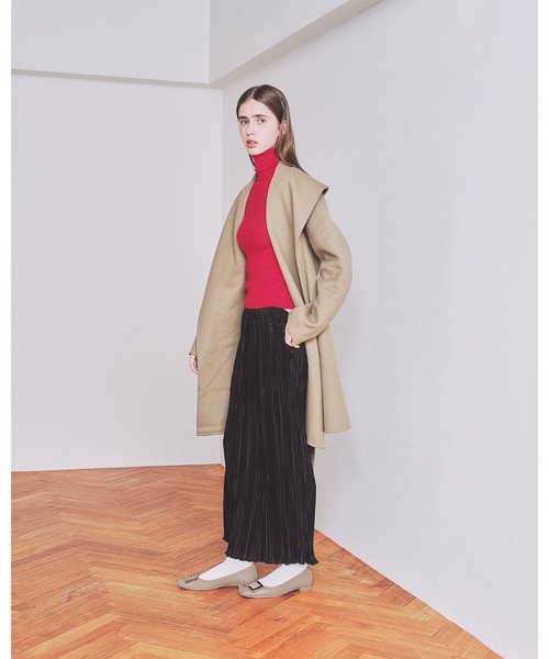 Emma Francis(エマフランシス)の「スクエアトゥ ゴールドプレート 2cmヒール パンプス(パンプス・レディース・チャコールグレー/アイボリー/ブラック・22.5cm/22.0cm/23.5cm/23.0cm/25.0cm/24.5cm/24.0cm)」の22枚目の写真