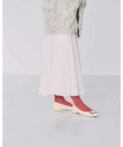 Emma Francis(エマフランシス)の「スクエアトゥ ゴールドプレート 2cmヒール パンプス(パンプス・レディース・チャコールグレー/アイボリー/ブラック・22.5cm/22.0cm/23.5cm/23.0cm/25.0cm/24.5cm/24.0cm)」の20枚目の写真