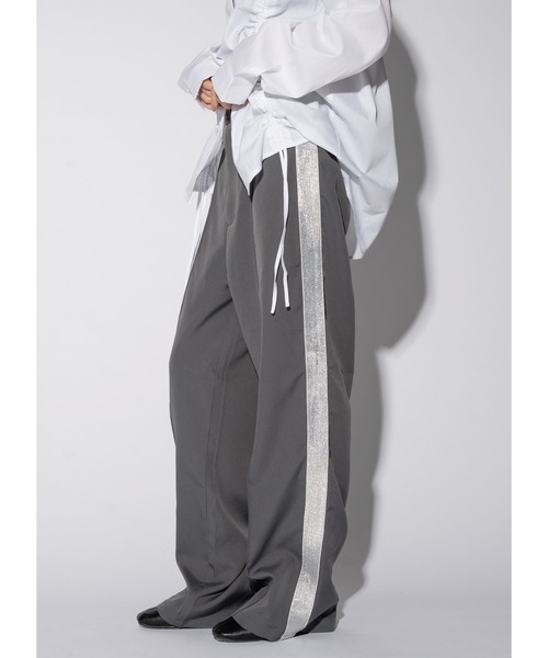 Adoon plain(アドーンプレーン)の「ラメラインパンツ(その他パンツ・レディース・チャコールグレー/ブルー/ブラック・MEDIUM/LARGE)」の2枚目の写真