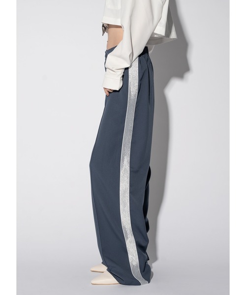 Adoon plain(アドーンプレーン)の「ラメラインパンツ(その他パンツ・レディース・チャコールグレー/ブルー/ブラック・MEDIUM/LARGE)」の3枚目の写真