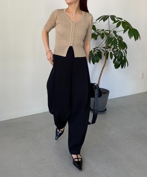 CAPRICIEUX LE'MAGE（カプリシューレマージュ）の「2WAY前立てボタンカーディガン（カーディガン/ボレロ・レディース・イエロー/ブラック/ホワイト/ベージュ・FREE）」の15枚目の写真