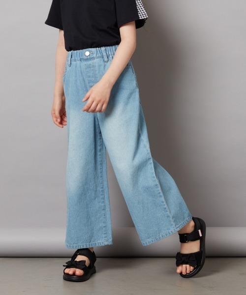 a.v.v（アーヴェヴェ）の「[100-130]ライトデニムワイドパンツ（デニムパンツ・キッズ・ブルー/ダークインディゴブルー/クリアブルー・110/100/130/120）」の2枚目の写真