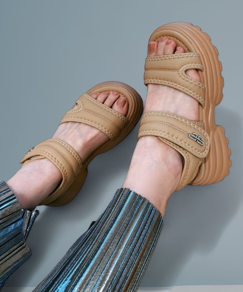 Sugar Sugar(シュガーシュガー)の「【SUGAR SUGARシュガーシュガー】ふわふわ マシュマロ スポサン(やわらかいサンダル)9100(サンダル・レディース・アイボリー/ブラック/ベージュ・S/M/L/LL)」の3枚目の写真