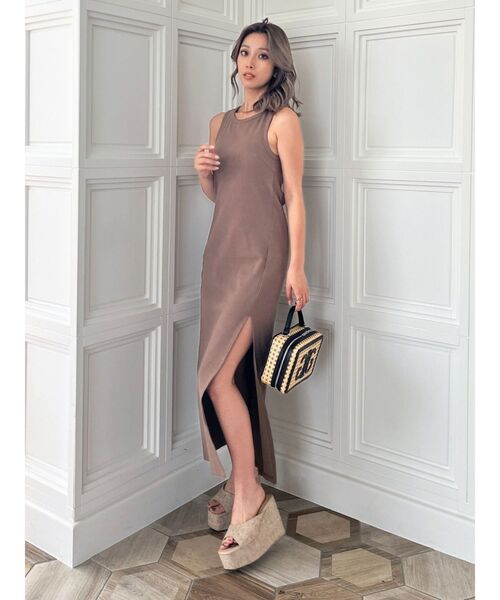 GYDA（ジェイダ）の「カットアウトテレコスリットロングワンピース（ワンピース・レディース・ライトグレー/ブラック/ベージュ・FREE）」の19枚目の写真