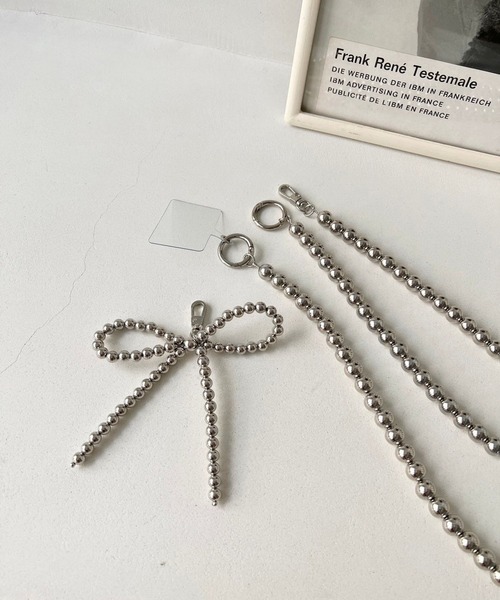 Me%(ミィパーセント)の「リボンチャーム付きボールモバイルストラップ 126830(スマホグッズ・レディース・シルバー/アイボリー・FREE)」の11枚目の写真