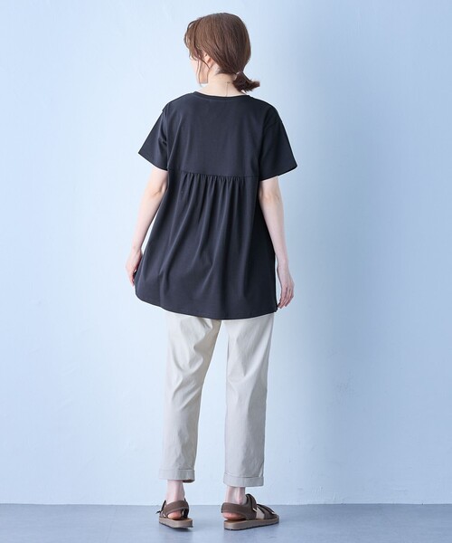 ANY(エニィ)の「【汗ジミ防止加工】シルケットスムースバックギャザーチュニック(Tシャツ/カットソー・レディース・ライトグレー系/ピンク系/ブラック系/ホワイト系/グレー系・2/3)」の15枚目の写真