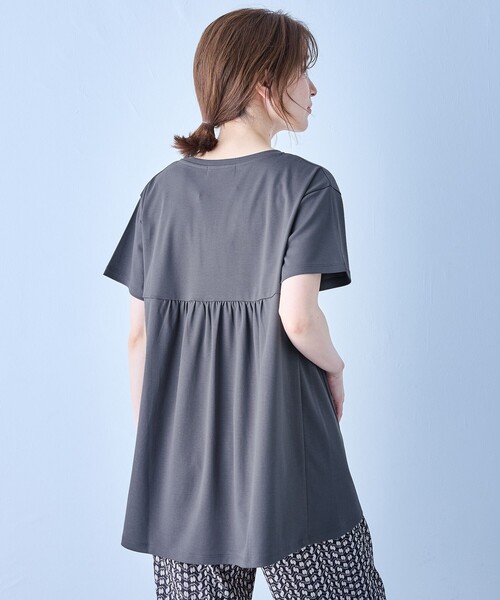 ANY(エニィ)の「【汗ジミ防止加工】シルケットスムースバックギャザーチュニック(Tシャツ/カットソー・レディース・ライトグレー系/ピンク系/ブラック系/ホワイト系/グレー系・2/3)」の16枚目の写真