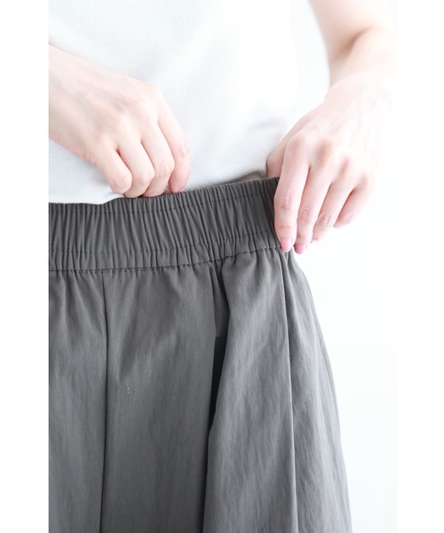 cawaii（カワイイ）の「裾直し要らず。ロールアップも可愛いタックワイドパンツ（その他パンツ・レディース・ベージュ/グレー・FREE）」の6枚目の写真