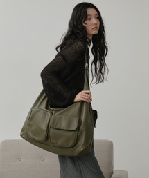 Aunt Marie's（アントマリーズ）の「アウトポケットワンハンドルBIGショルダー/A4・ノートパソコン収納可（ショルダーバッグ）」