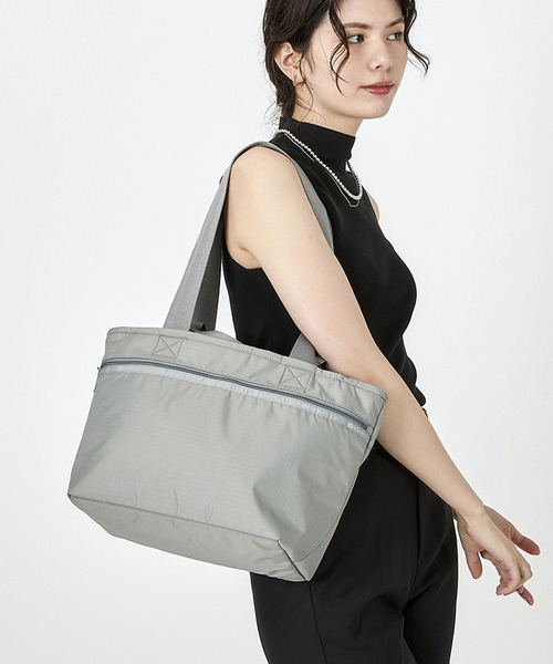 LE SPORTSAC グレー バッグ LeSportsac（レスポートサック）の「TWO HANDLE ZIP TOTE