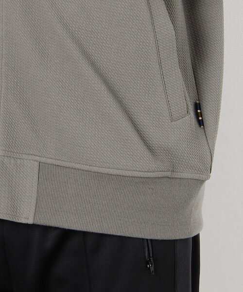 COMME　CA COMMUNE（コムサコミューン）の「フクレジャガード リブブルゾン（ブルゾン・メンズ・ブラック/グレイッシュベージュ・LARGE/MEDIUM）」の9枚目の写真