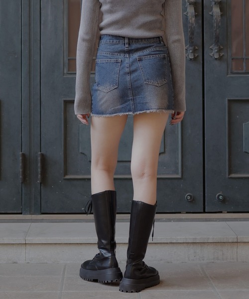 激カワ❣️ダメージ加工 スタッズ付き デニムミニスカート Mili affinity（ミリアフィニティー）の「オーバーダイダメージ加工