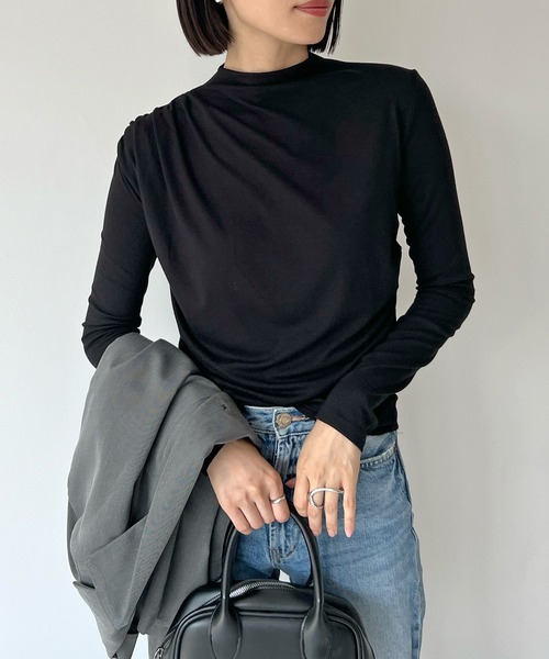 STELLA FISH(ステラフィッシュ)の「Draped Petite High Neck Tops(Tシャツ/カットソー・レディース・ブラック/グレー/ブラウン・FREE)」の2枚目の写真