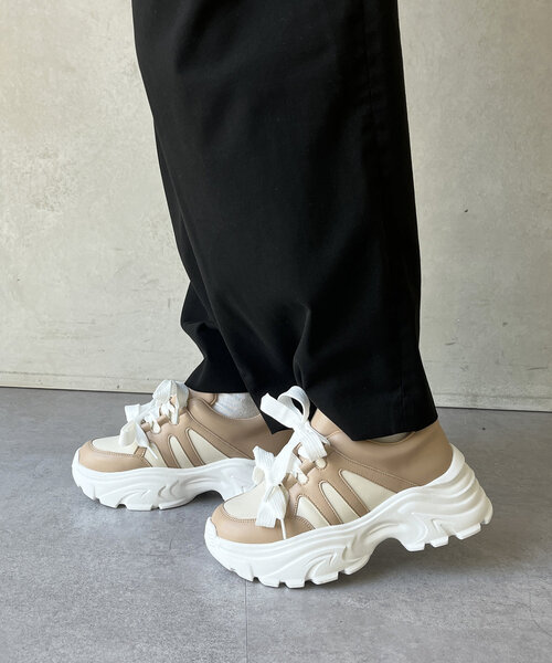 CPCM（シーピーシーエム）の「リボンデザイン厚底スニーカー（スニーカー・レディース・ベージュ/ブラック/アイボリー・MEDIUM/LARGE）」の17枚目の写真