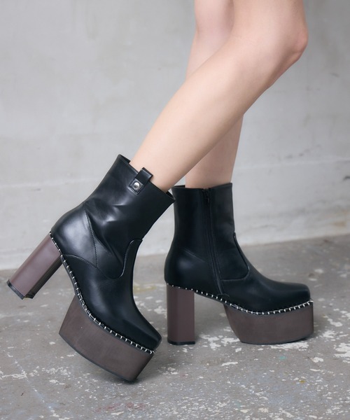 ENVYM（アンビー）の「ステッチヒールショートブーツ（ブーツ・レディース・ブラック/ブラウン・22.5cm/23.5cm/24.5cm）」の4枚目の写真