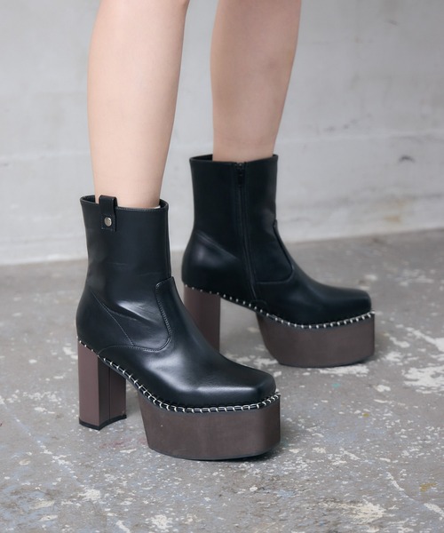 ENVYM（アンビー）の「ステッチヒールショートブーツ（ブーツ・レディース・ブラック/ブラウン・22.5cm/23.5cm/24.5cm）」の5枚目の写真