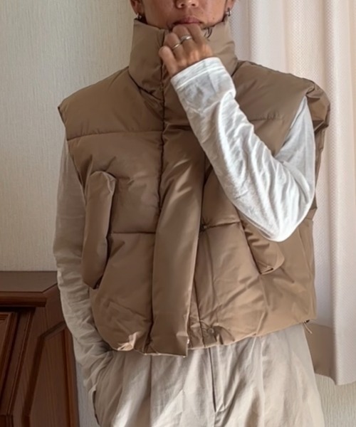 Ritzy（リッツィー）の「スタンドカラー ショート丈 エコダウンベスト（ダウンベスト・レディース・ブラック/ホワイト/ベージュ・L/M）」の22枚目の写真